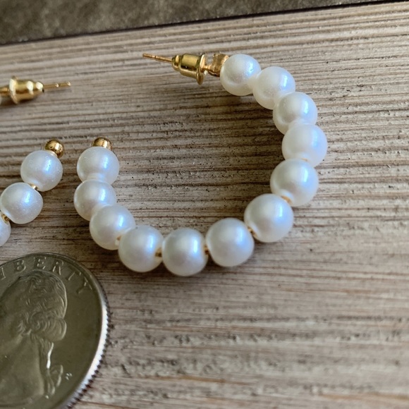 6/$8 Gold Tone Hoop Earrings NEW - Picture 12 of 14